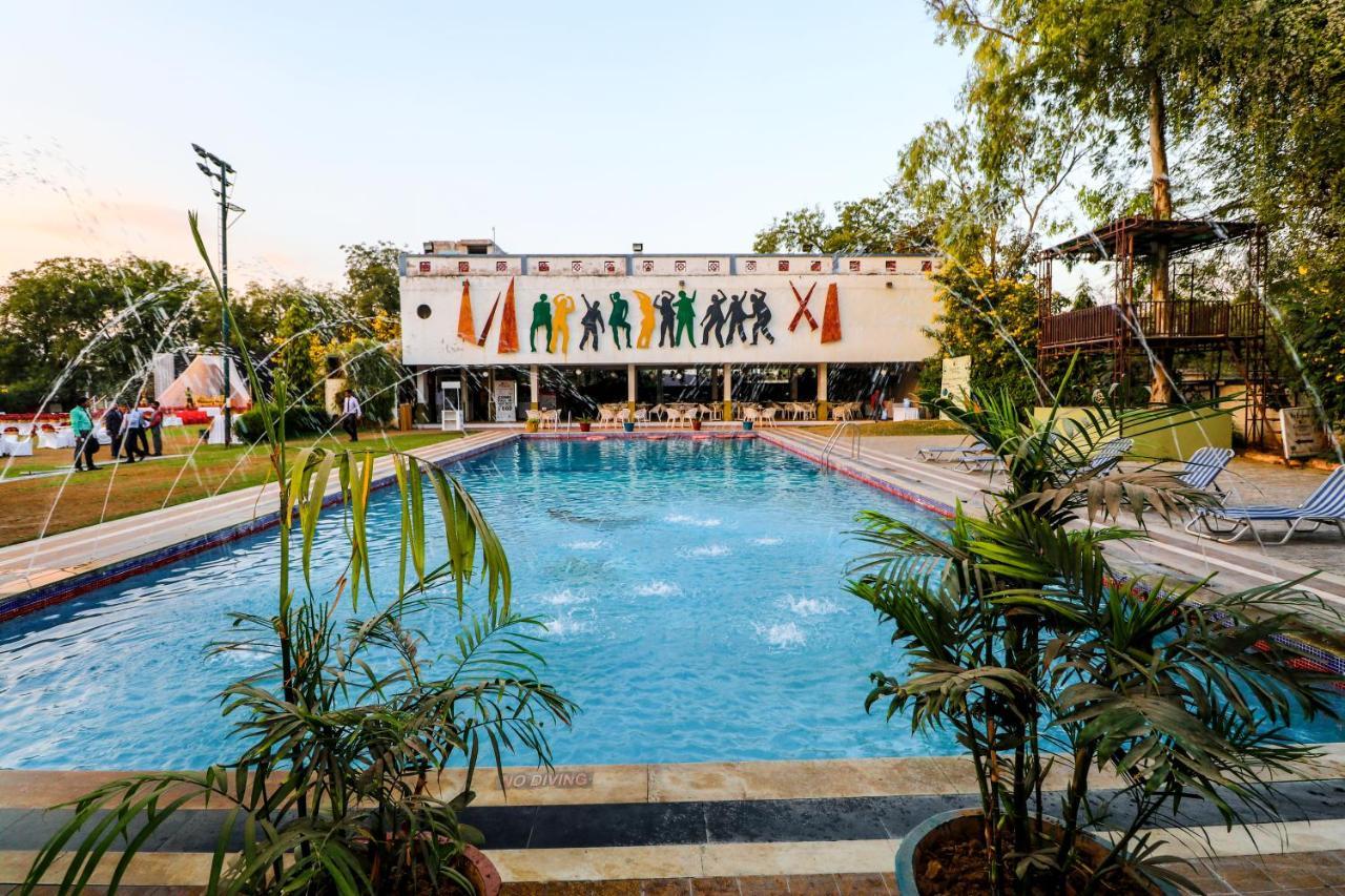 Arristo Resorts And Club Ahmedabad Exterior photo